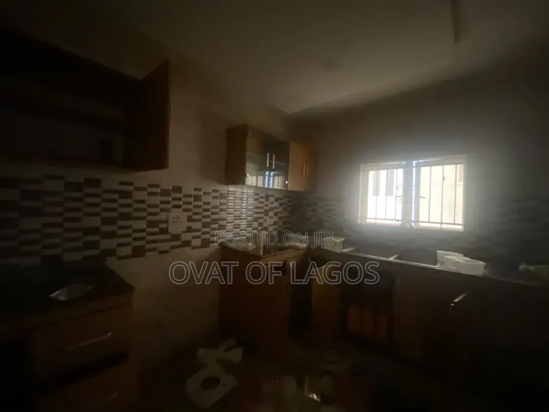 3bdrm Apartment in Chevron for rent
