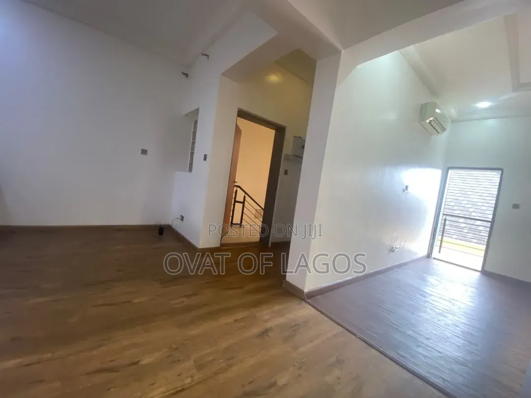 1bdrm Apartment in Chevron for rent