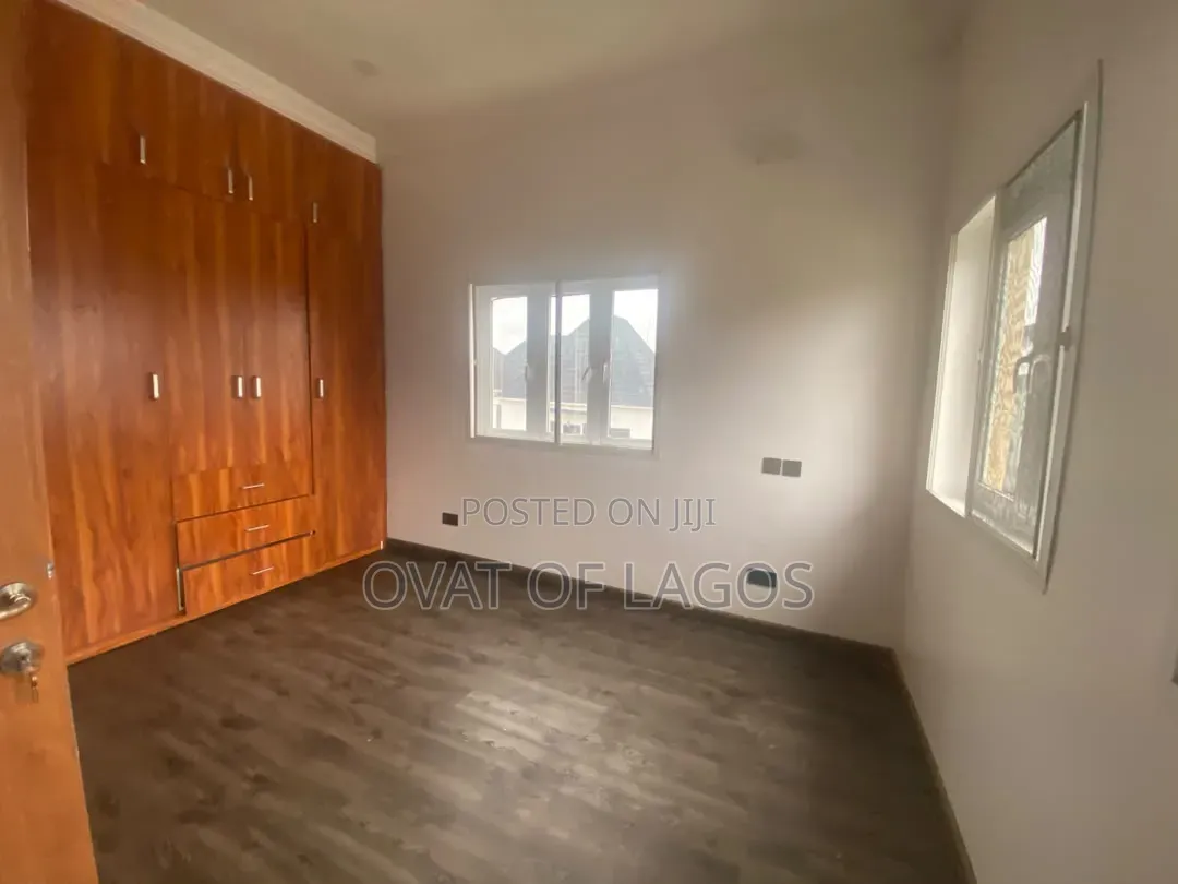 1bdrm Apartment in Chevron for rent