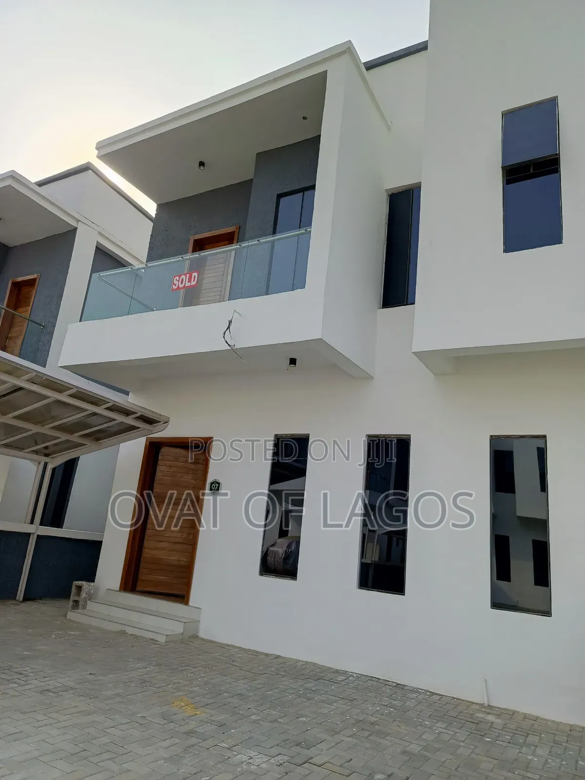 Furnished 4bdrm Duplex in Harris Drive, VGC / Ajah for sale