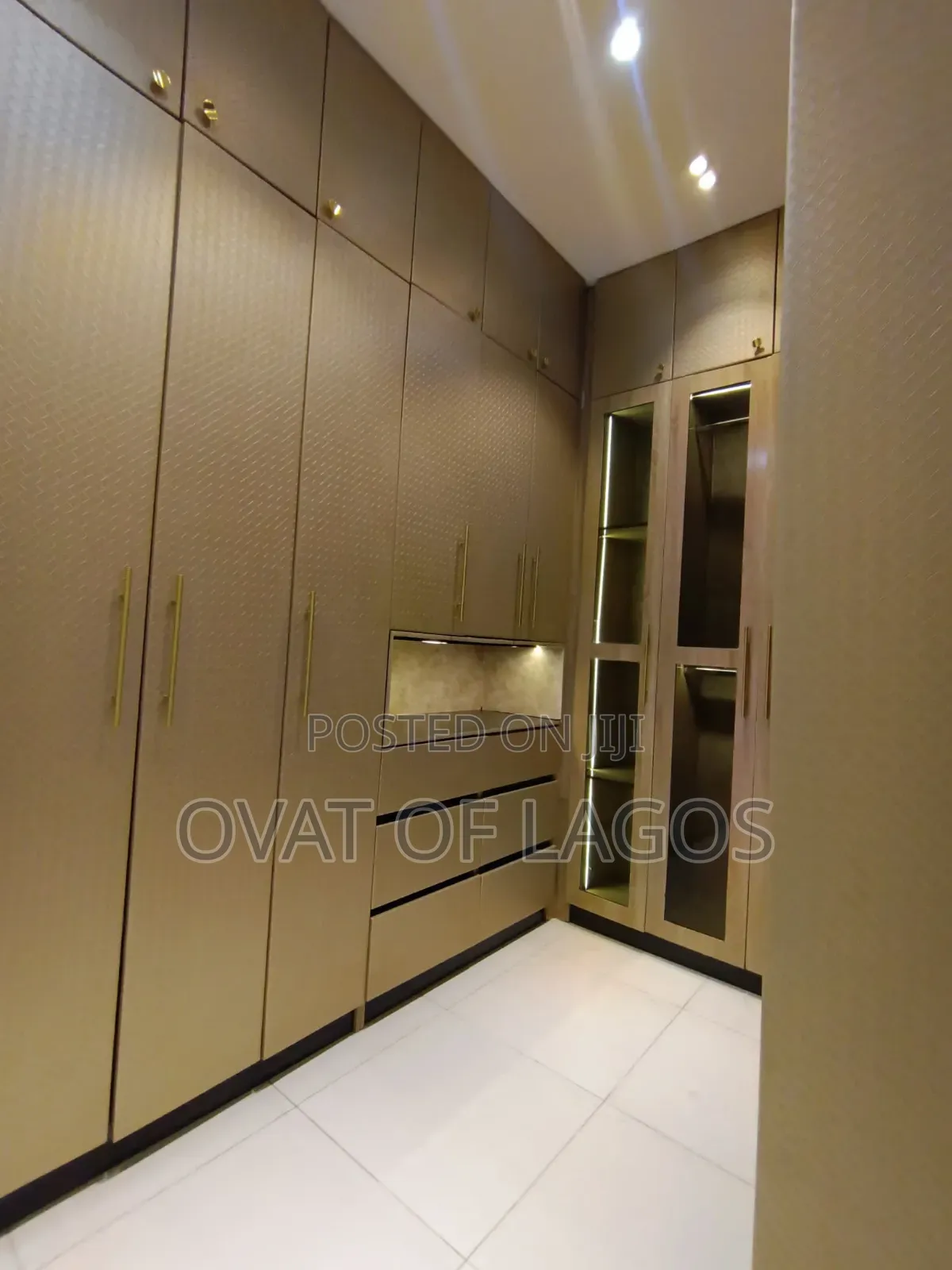 Furnished 4bdrm Duplex in Harris Drive, VGC / Ajah for sale