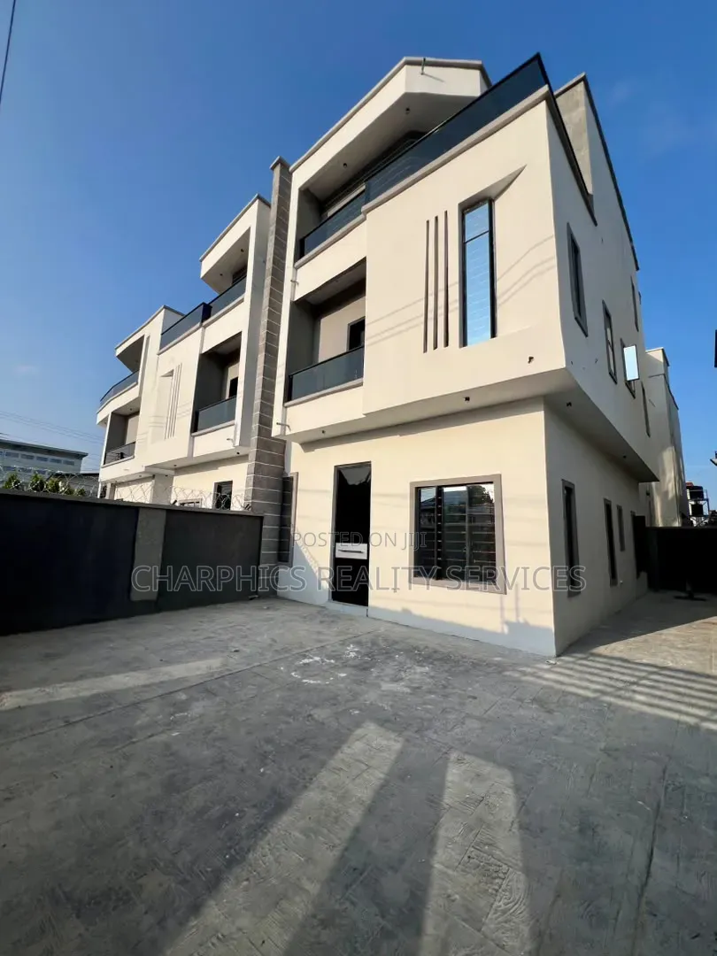 4bdrm Duplex in Lekki Phase 1 for sale