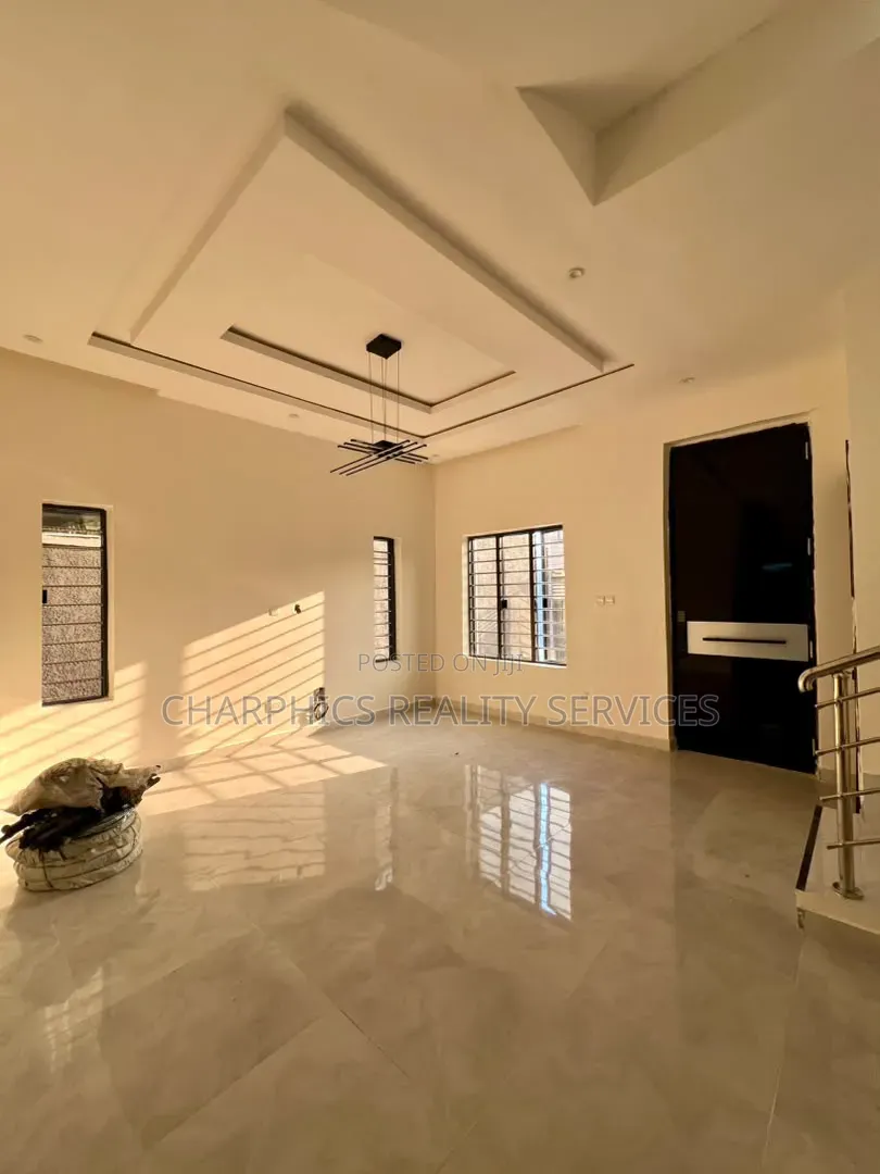 4bdrm Duplex in Lekki Phase 1 for sale