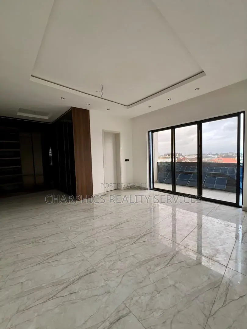 3bdrm Maisonette in Lekki Phase 1 for sale