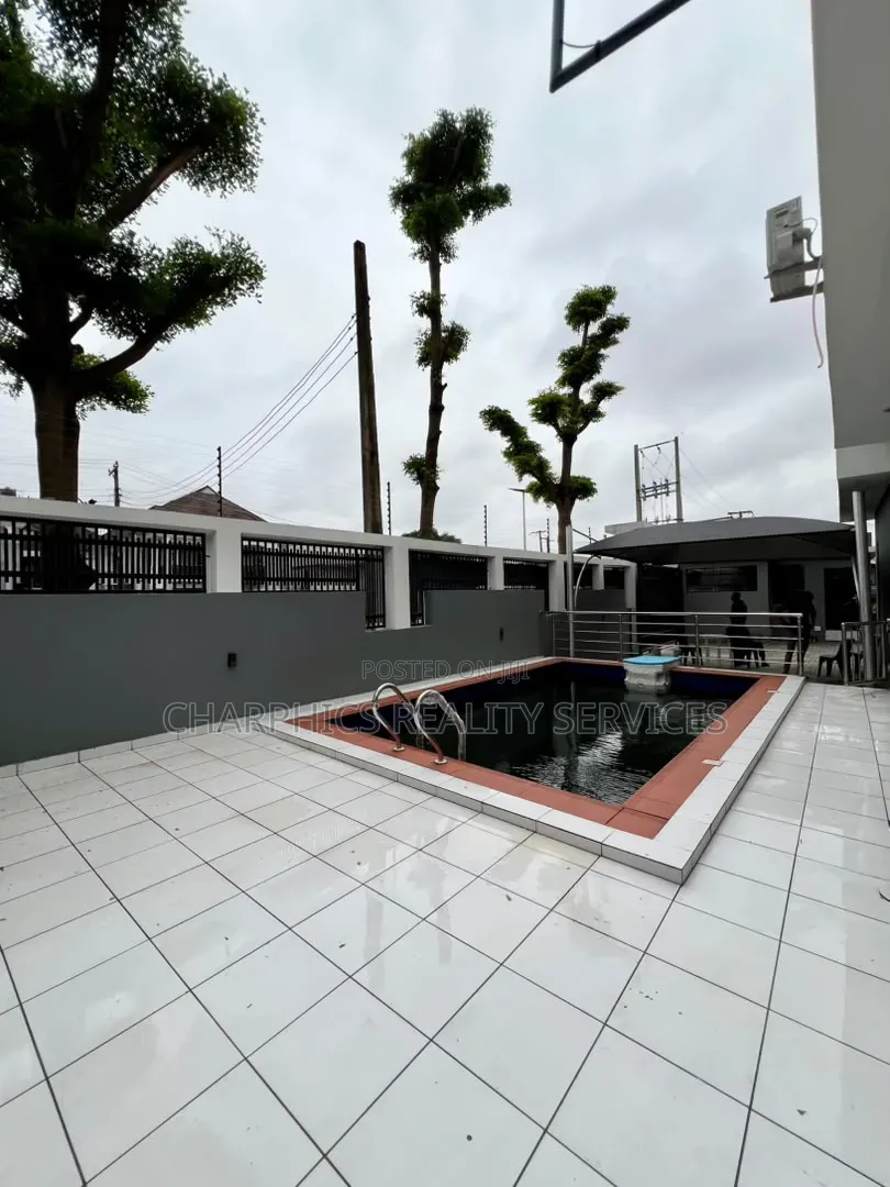 3bdrm Maisonette in Lekki Phase 1 for sale