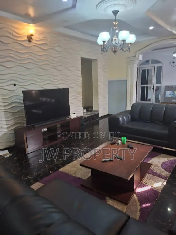 5bdrm Bungalow in Unique Estate, Baruwa for sale