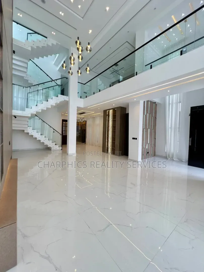 5bdrm Duplex in Lekki Phase 2 for sale