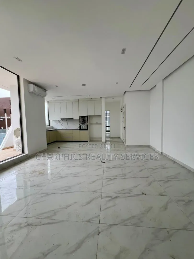 2bdrm Apartment in Lekki Phase 1 for sale