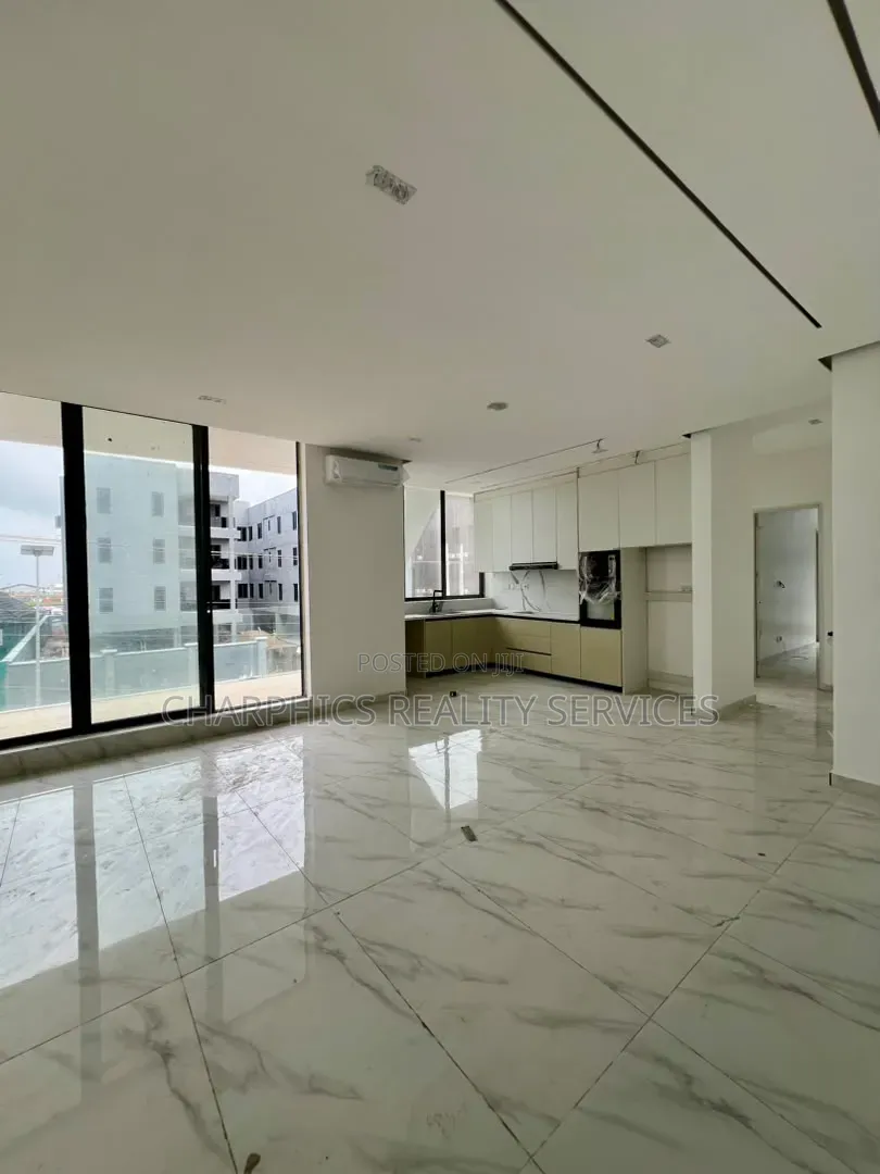 2bdrm Apartment in Lekki Phase 1 for sale