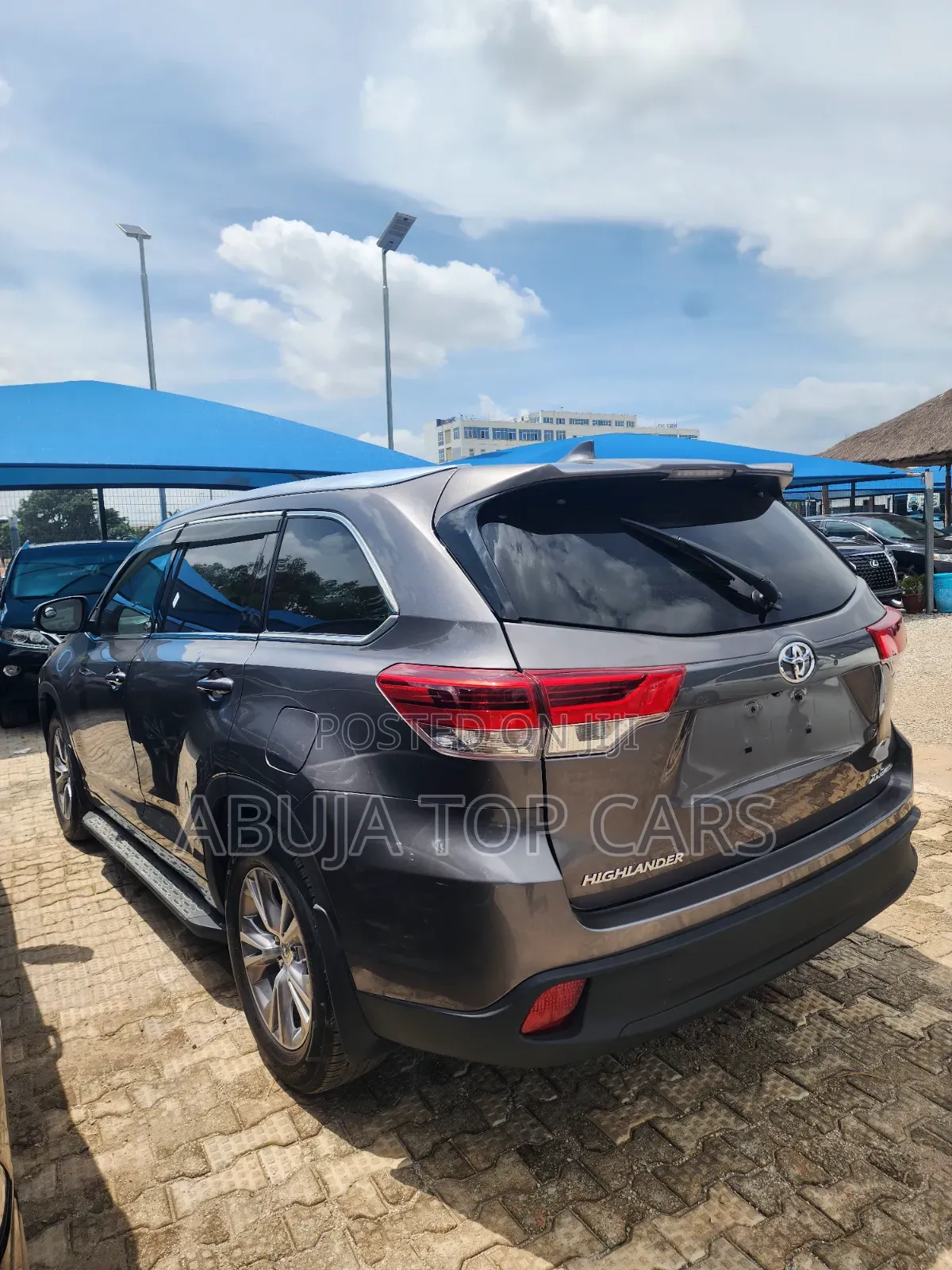 Toyota Highlander XLE 4x2 V6 (3.5L 6cyl 8A) 2018 Black