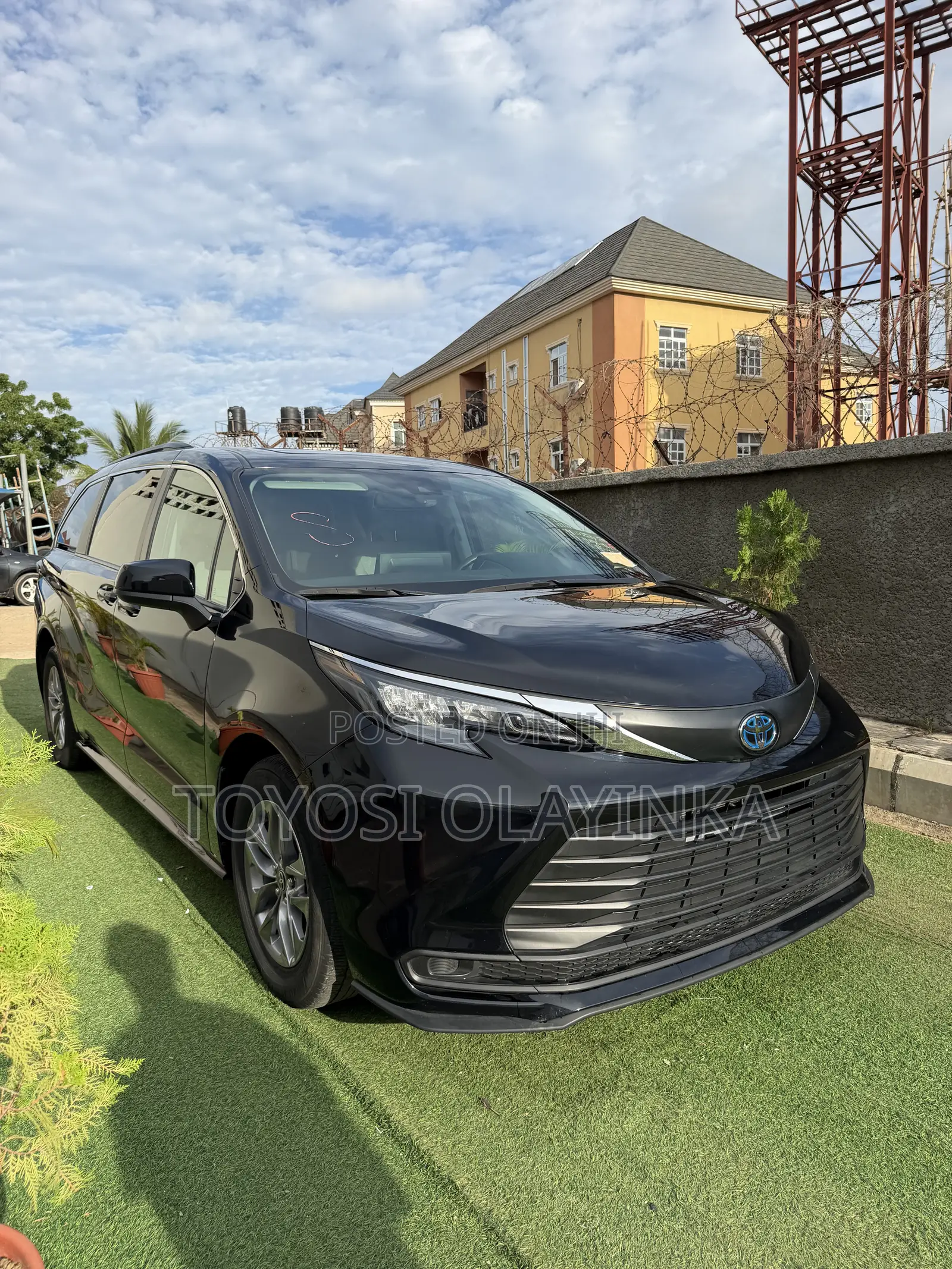 Toyota Sienna XLE 7-Passenger AWD 2025 Black
