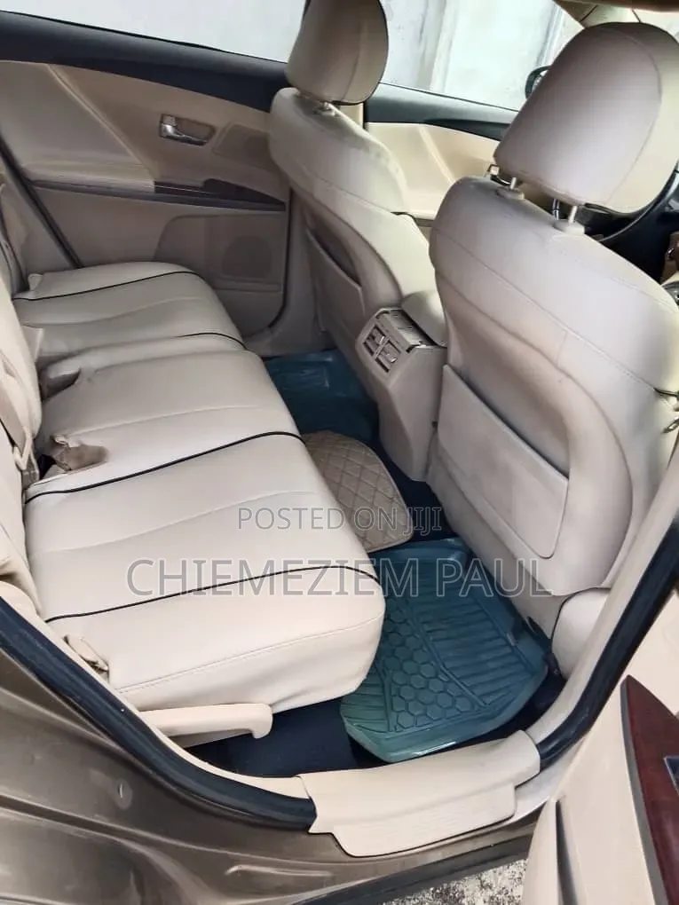 Toyota Venza 2011 Brown