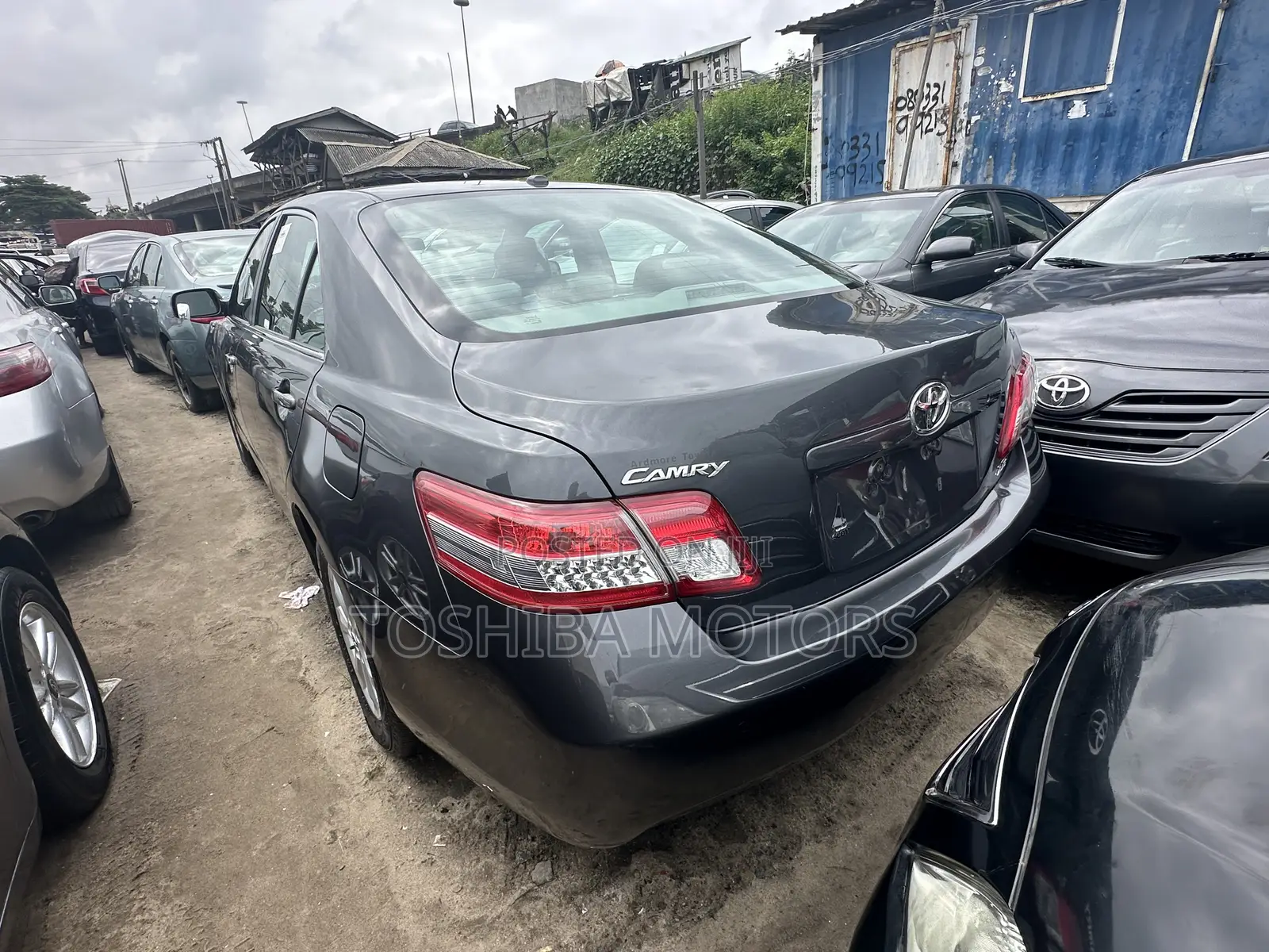 Toyota Camry LE 4dr Sedan (2.5L 4cyl 6AM) 2010 Gray