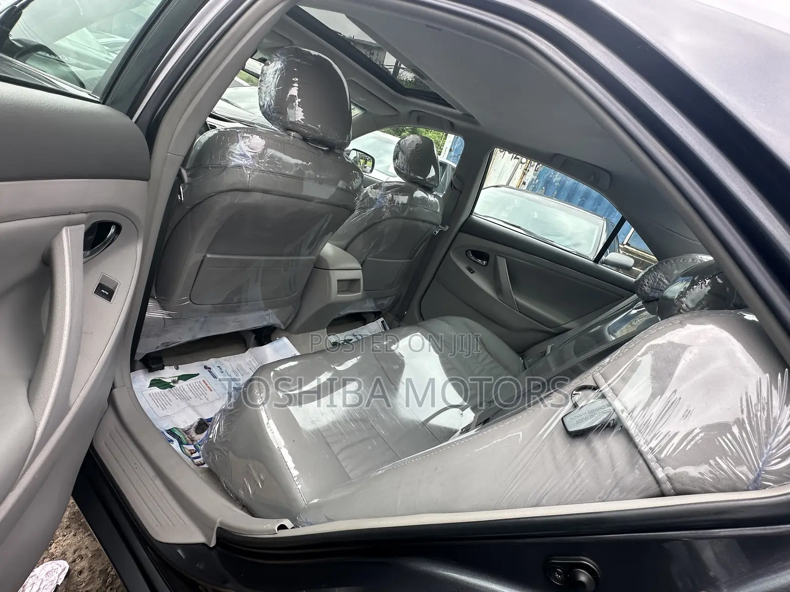 Toyota Camry LE 4dr Sedan (2.5L 4cyl 6AM) 2010 Gray