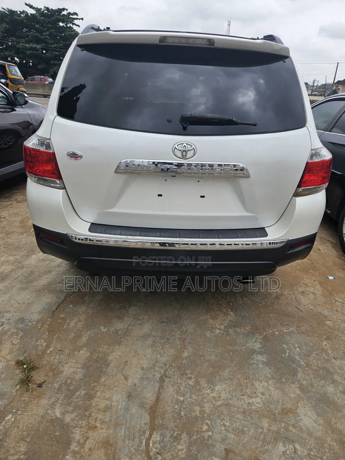 Toyota Highlander SE 2012 White
