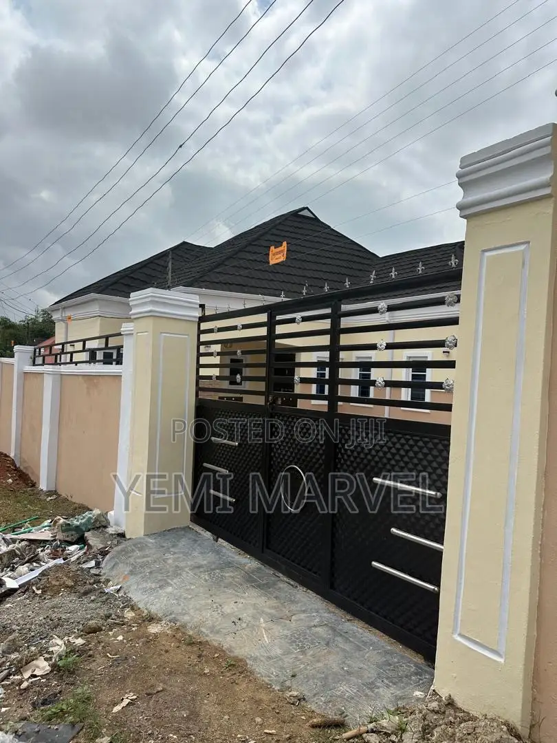 3bdrm Bungalow in Alaka, Elebu,, Akala Express for sale