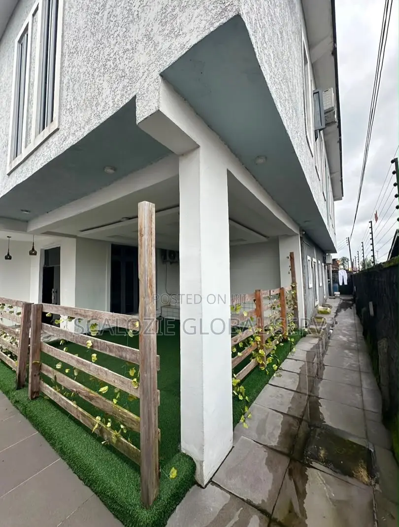 Furnished 9bdrm Duplex in Ada-George, Port for sale