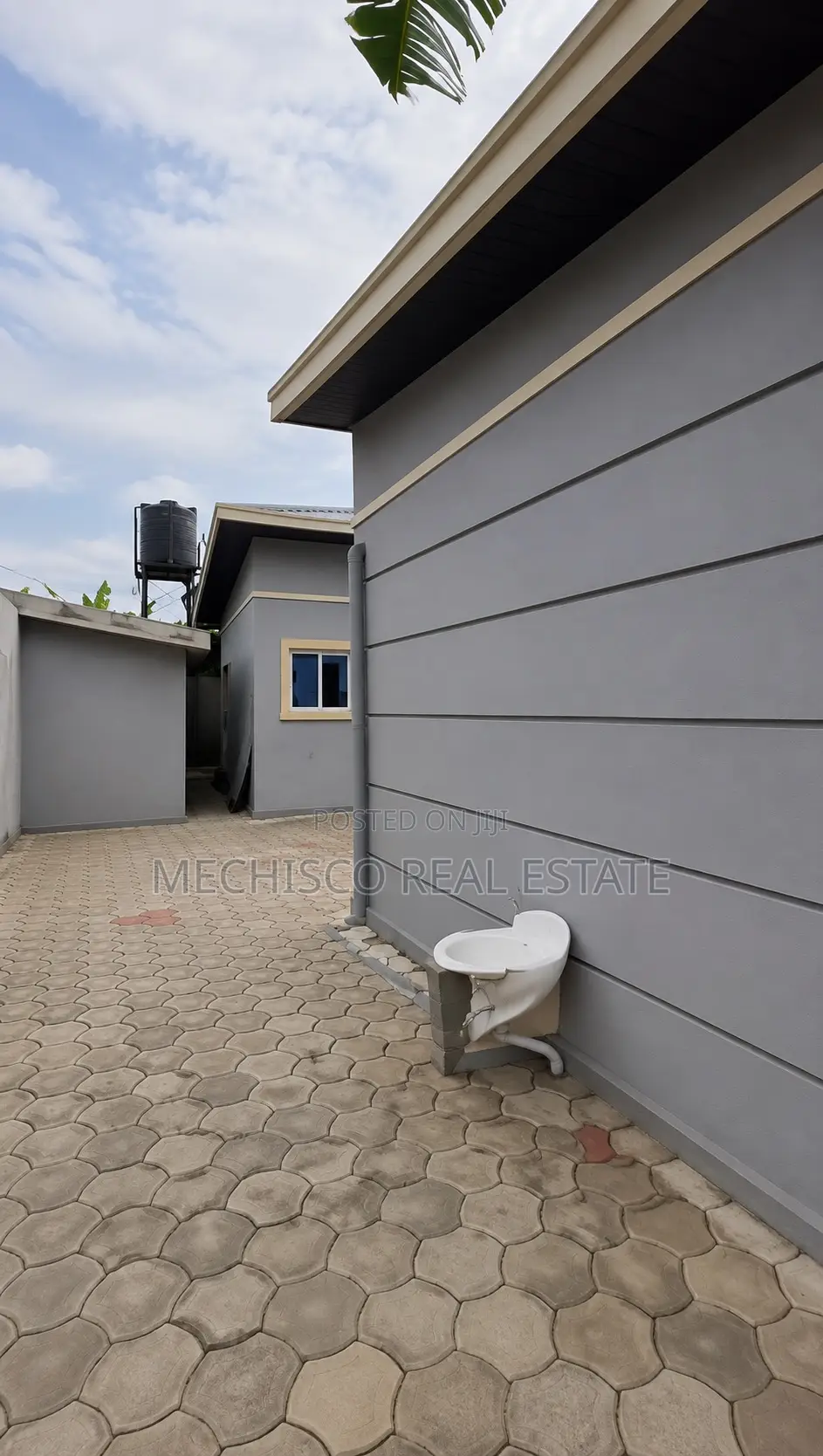 Studio Apartment in Rumolumeni for sale