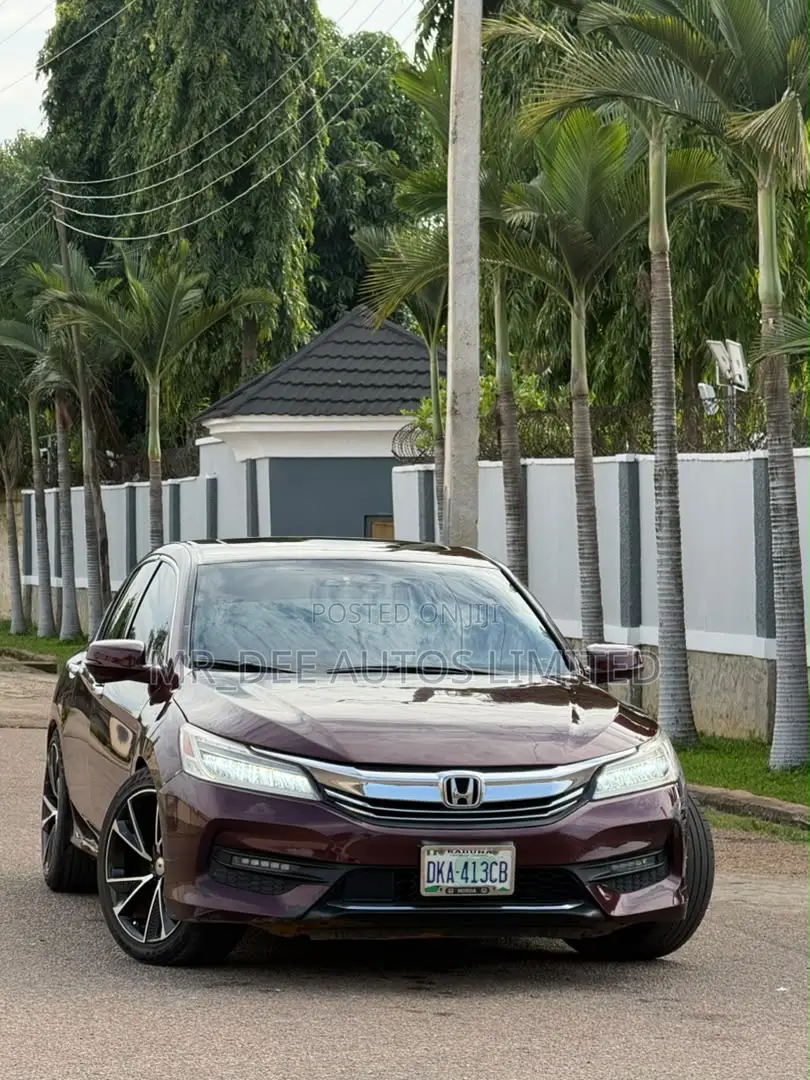 Honda Accord Touring 4dr Sedan FWD (3.5L 6cyl 6A) 2016 Maroon