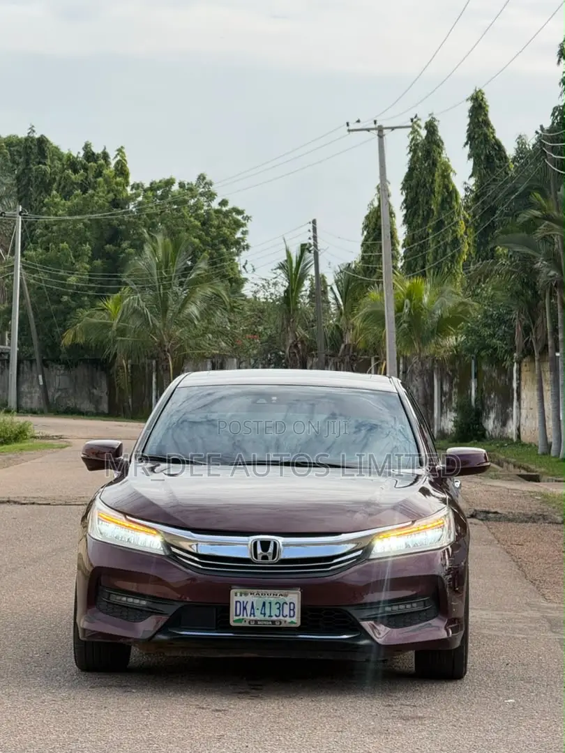 Honda Accord Touring 4dr Sedan FWD (3.5L 6cyl 6A) 2016 Maroon