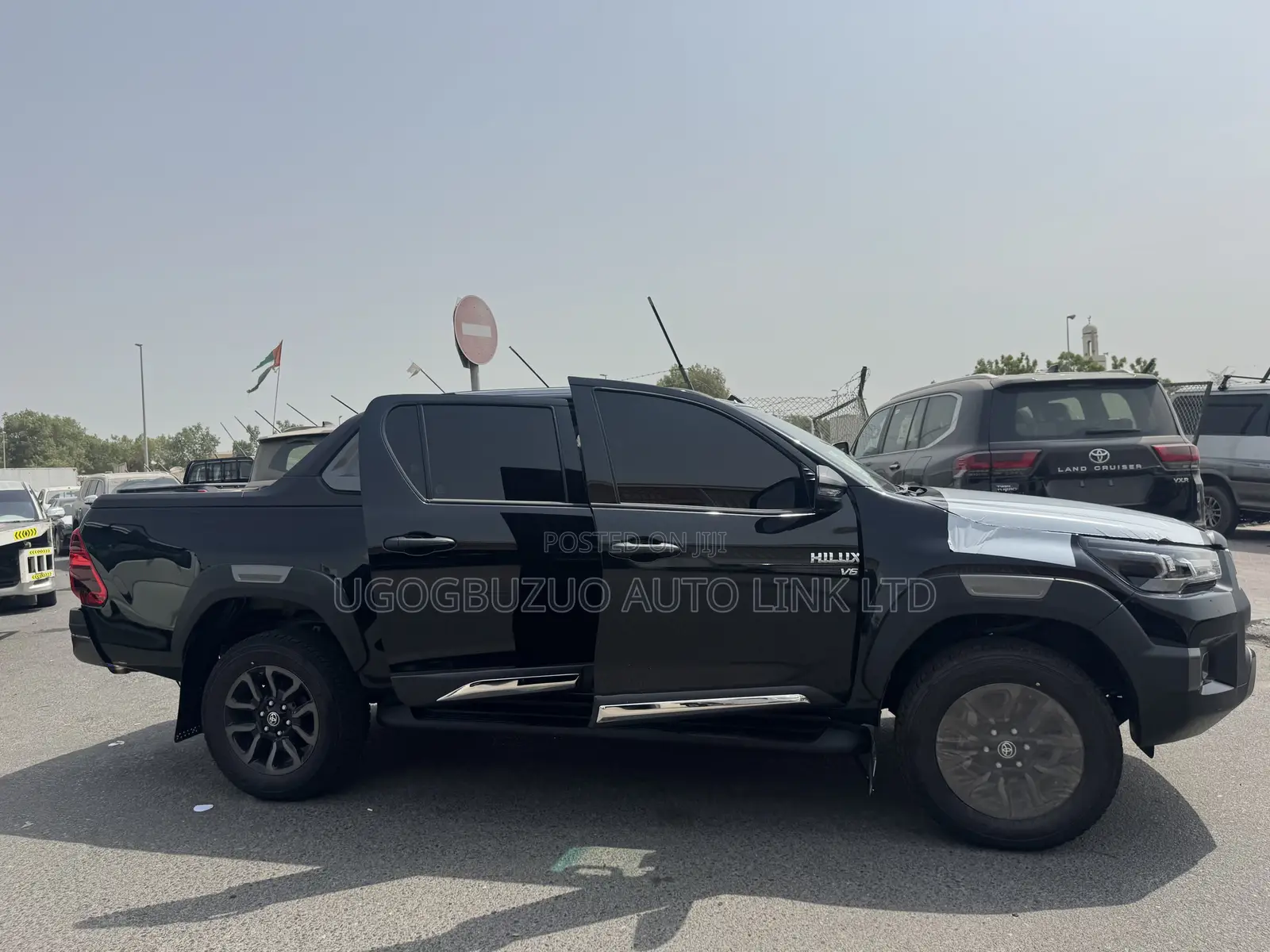 New Toyota Hilux SR5+ 2026 Black