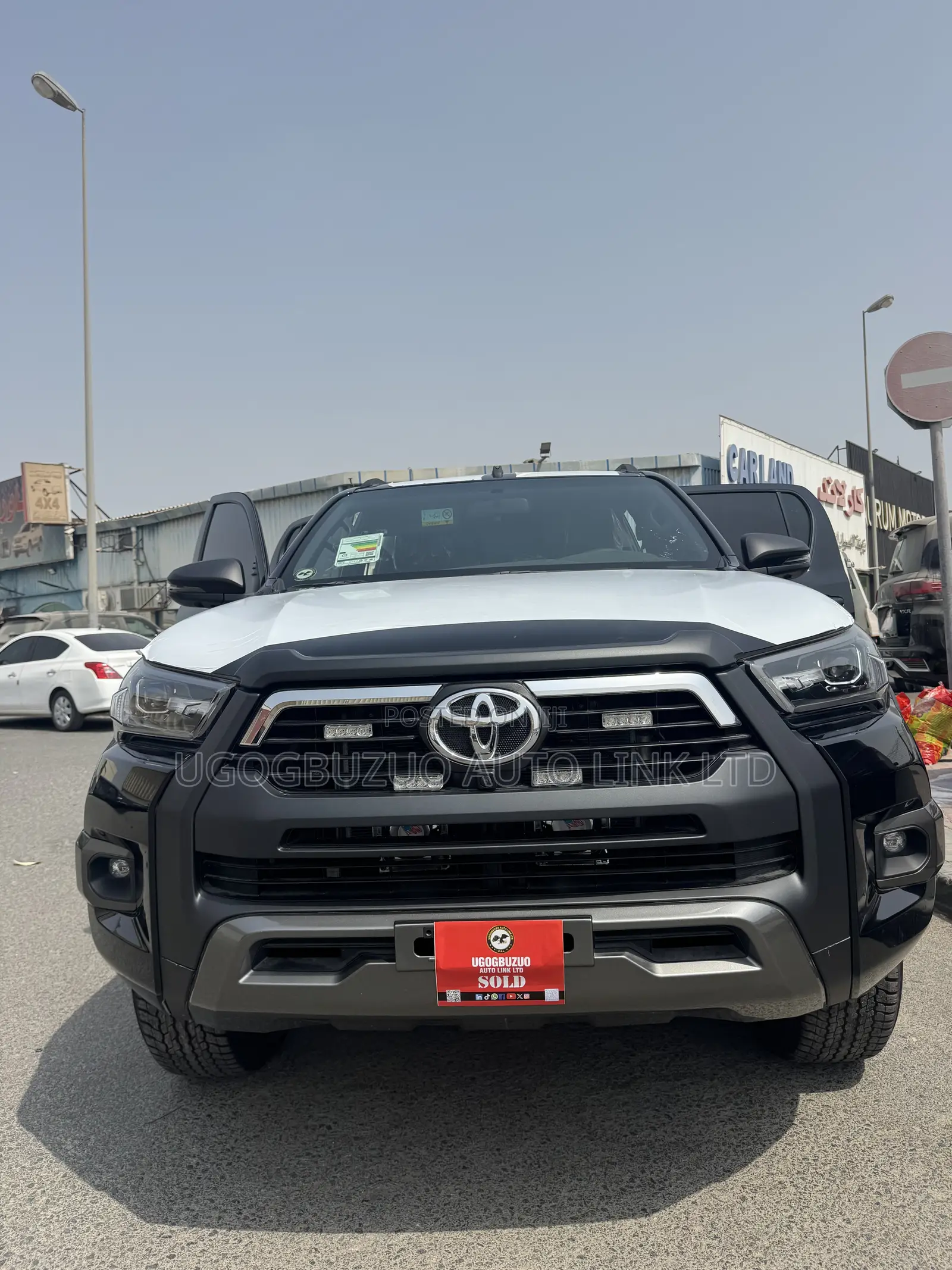 New Toyota Hilux SR5+ 2026 Black