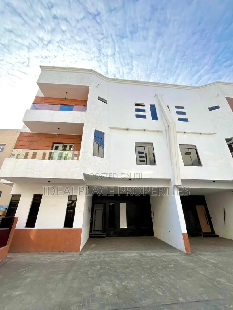 4bdrm Townhouse/Terrace in Osapa london for sale