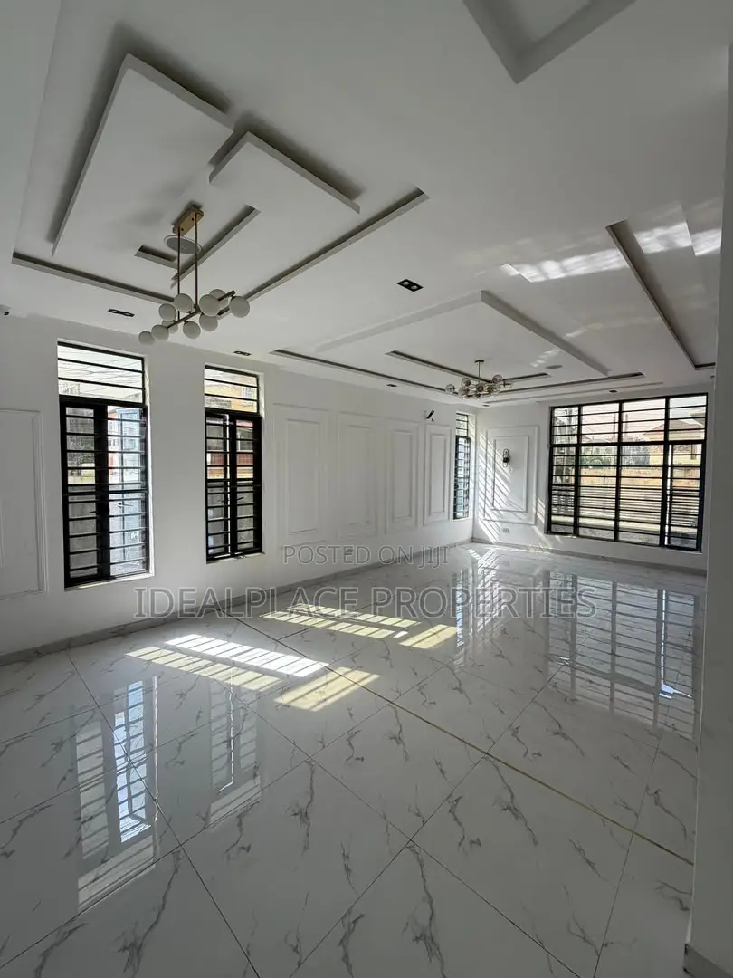 5bdrm Duplex in Osapa london for sale