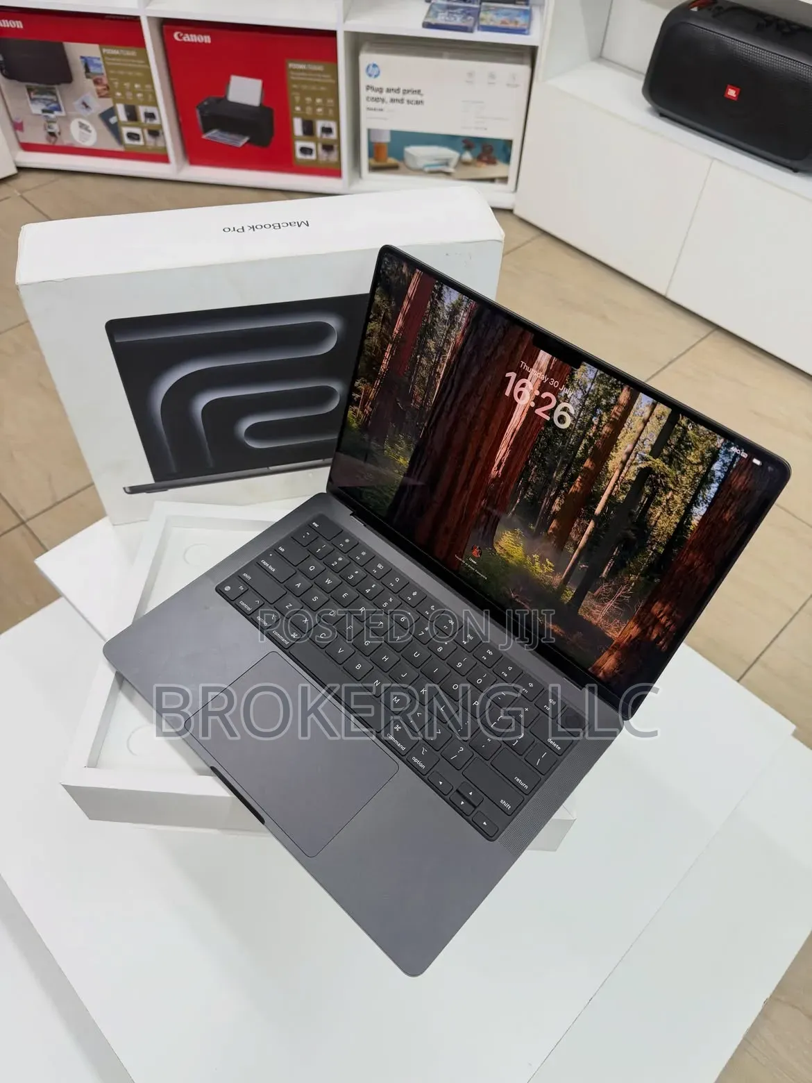 New Laptop Apple MacBook Pro 2024 M4 24GB Apple M4 SSD 1T