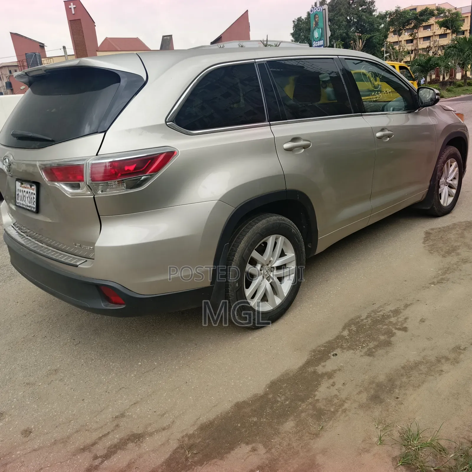 Toyota Highlander 2014 Gold