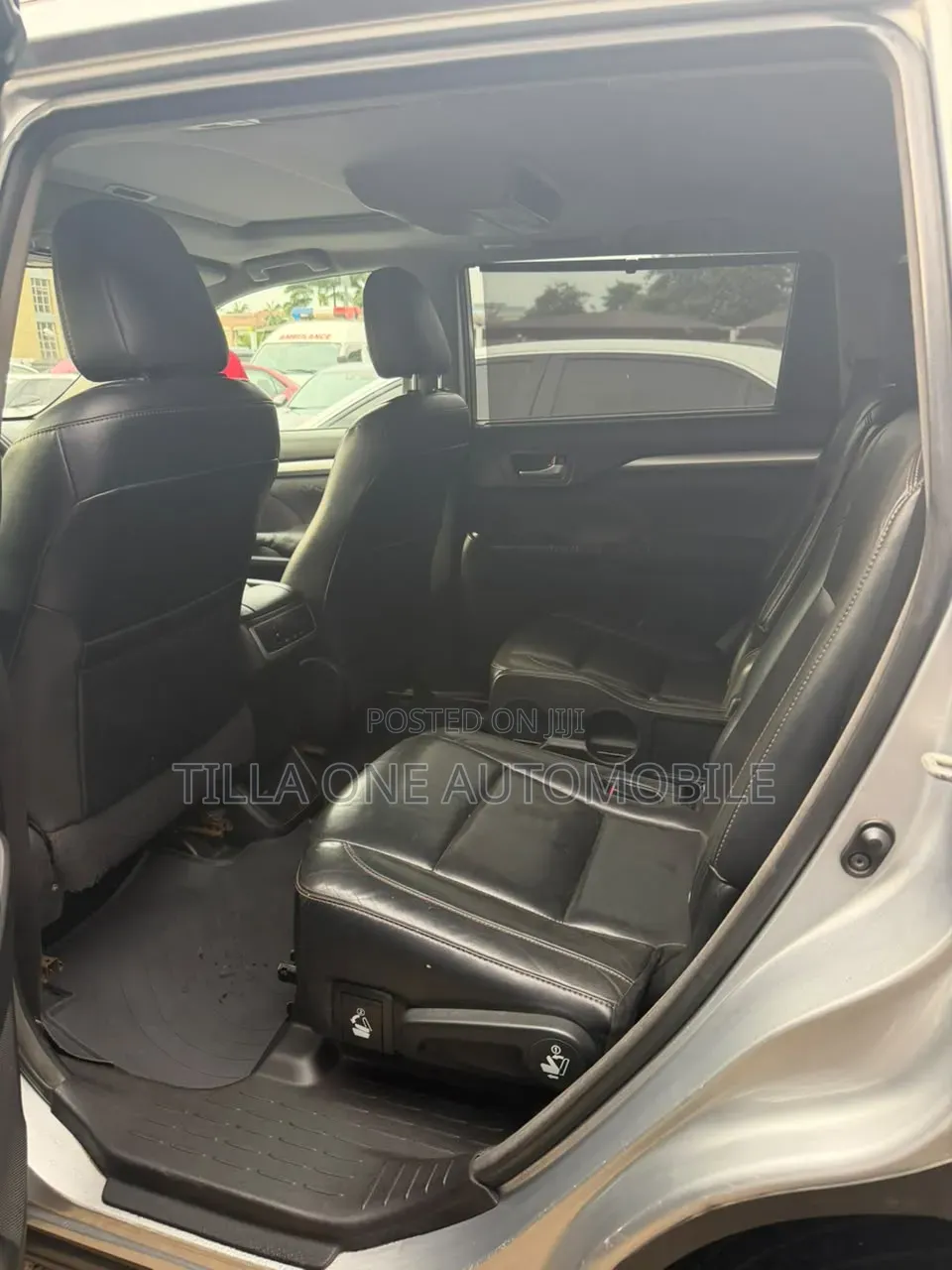 Toyota Highlander XLE 4dr SUV AWD (3.5L 6cyl 6A) 2015 Silver