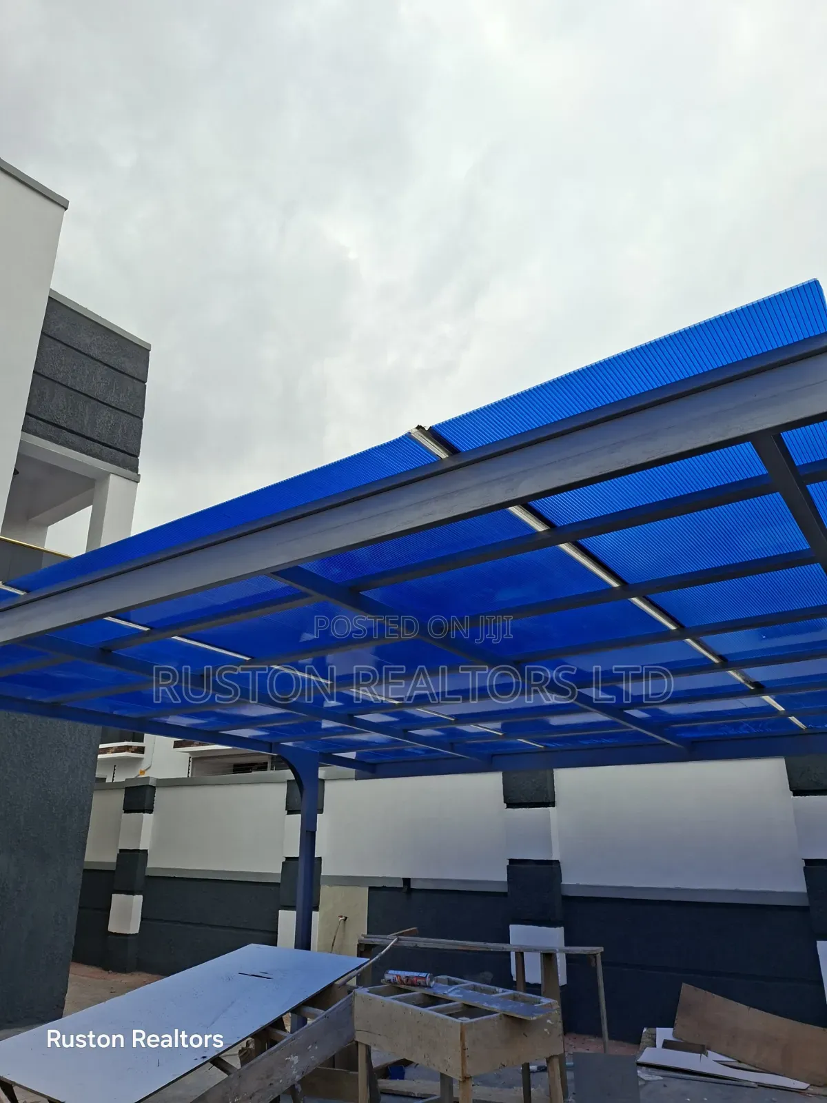 5bdrm Duplex in Akobo for sale
