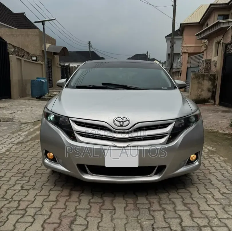 Toyota Venza 2011 Silver