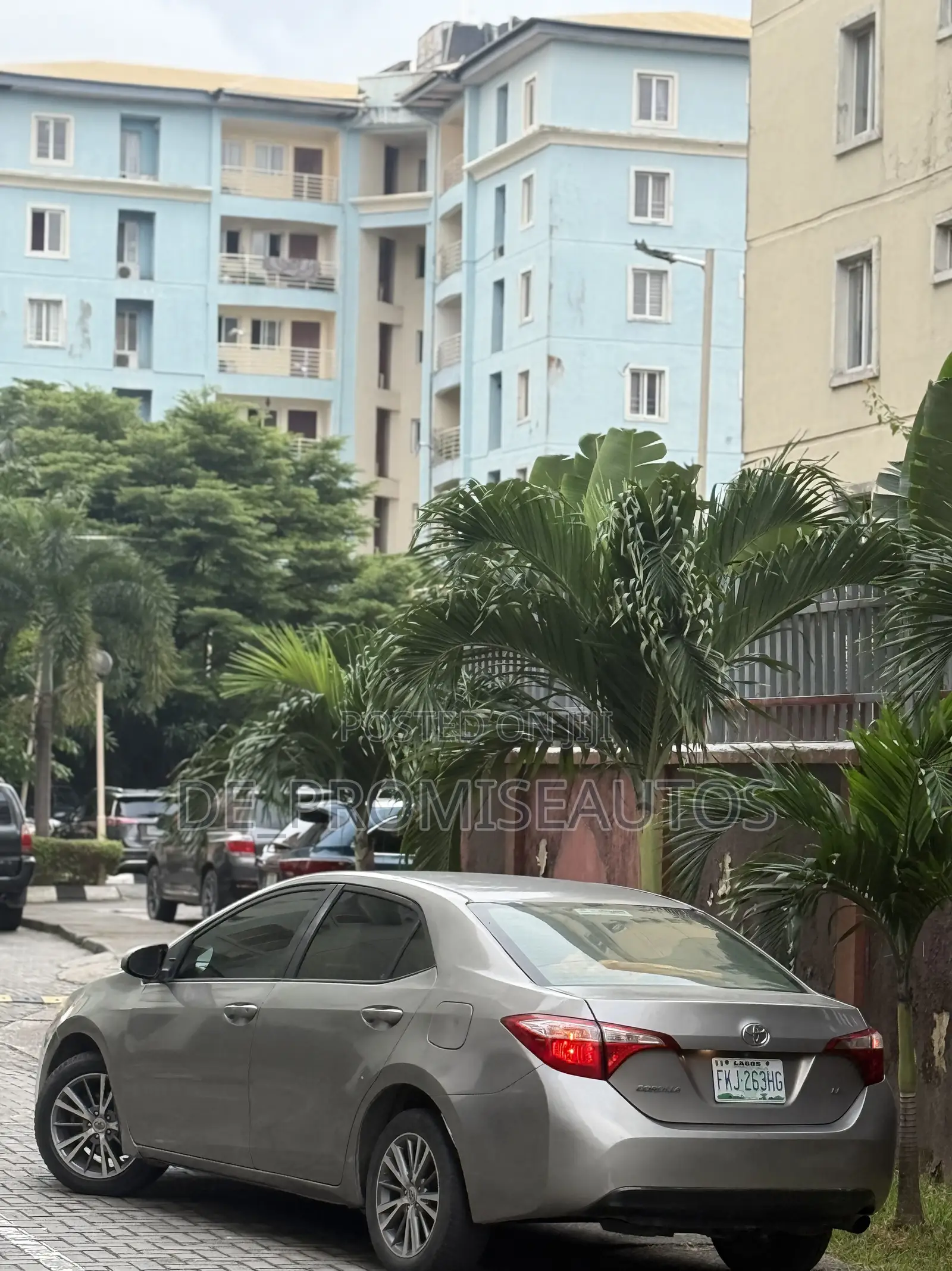 Toyota Corolla 2014 Gold