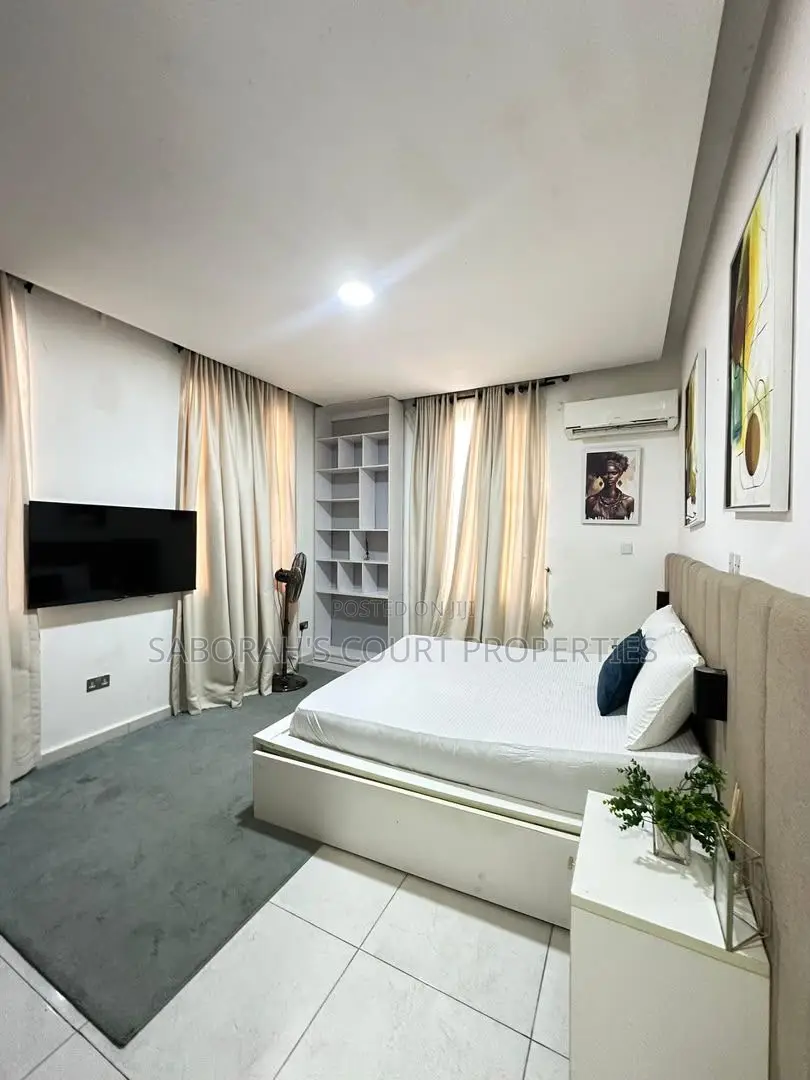 Furnished 3bdrm Apartment in Banana Island for sale