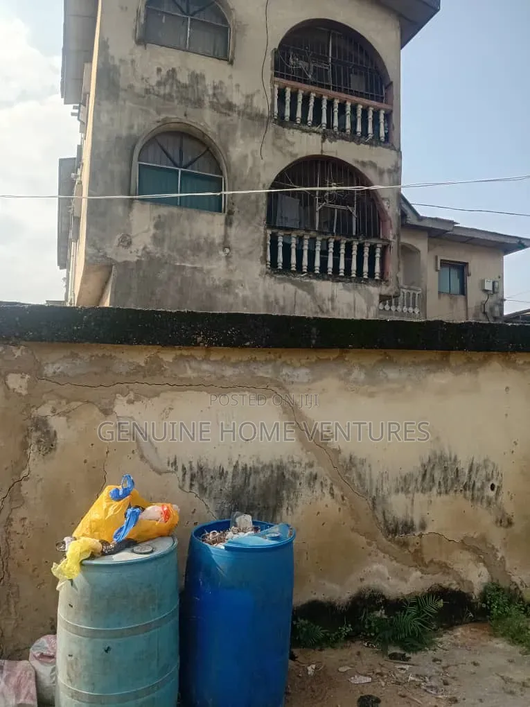 8bdrm Block of Flats in Agric for sale