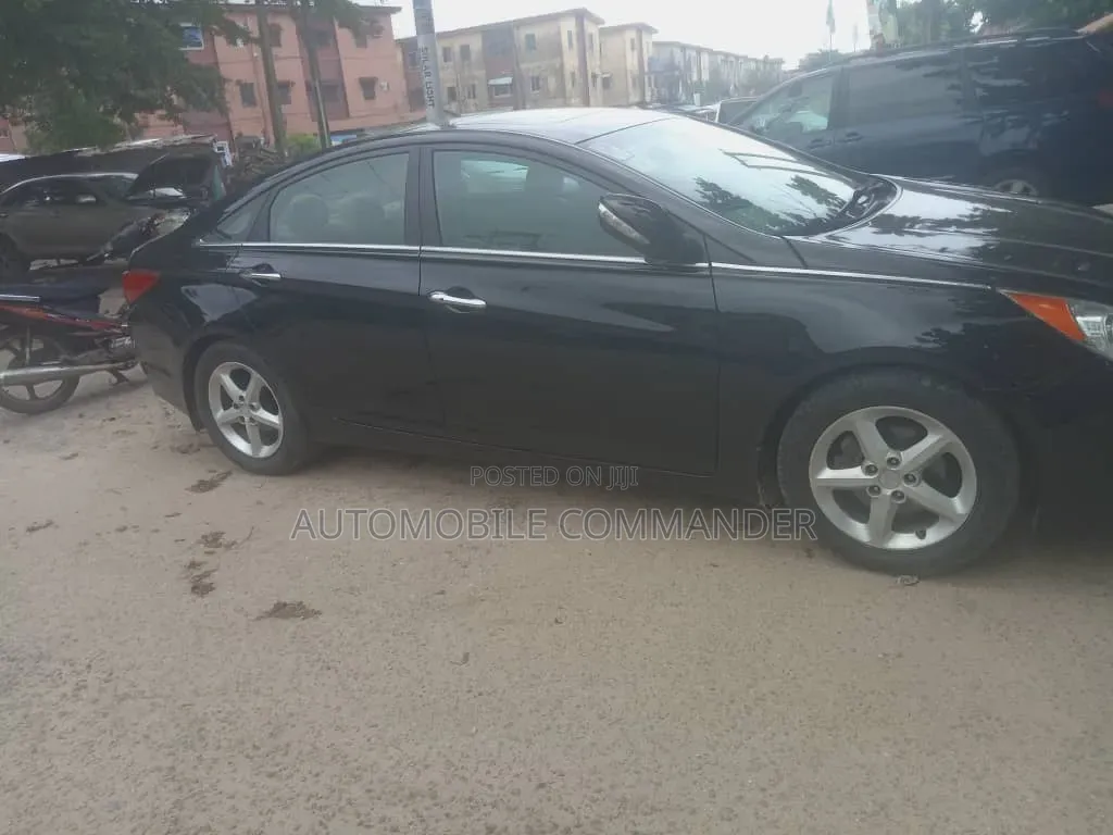 Hyundai Sonata 2013 Black