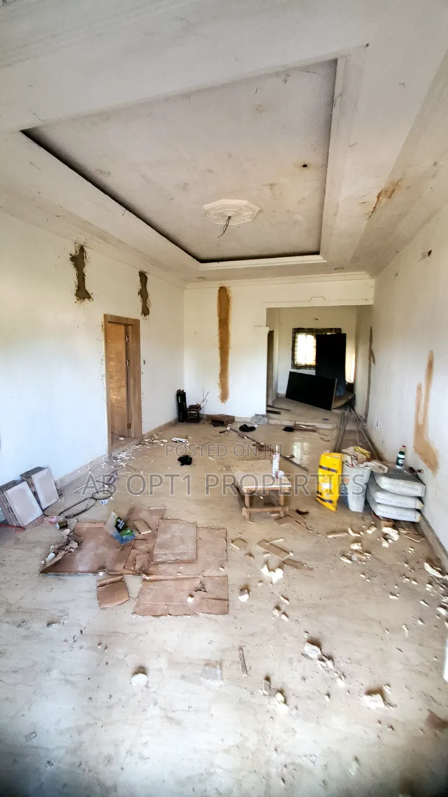 3bdrm Bungalow in Sapele Road, Benin City for sale