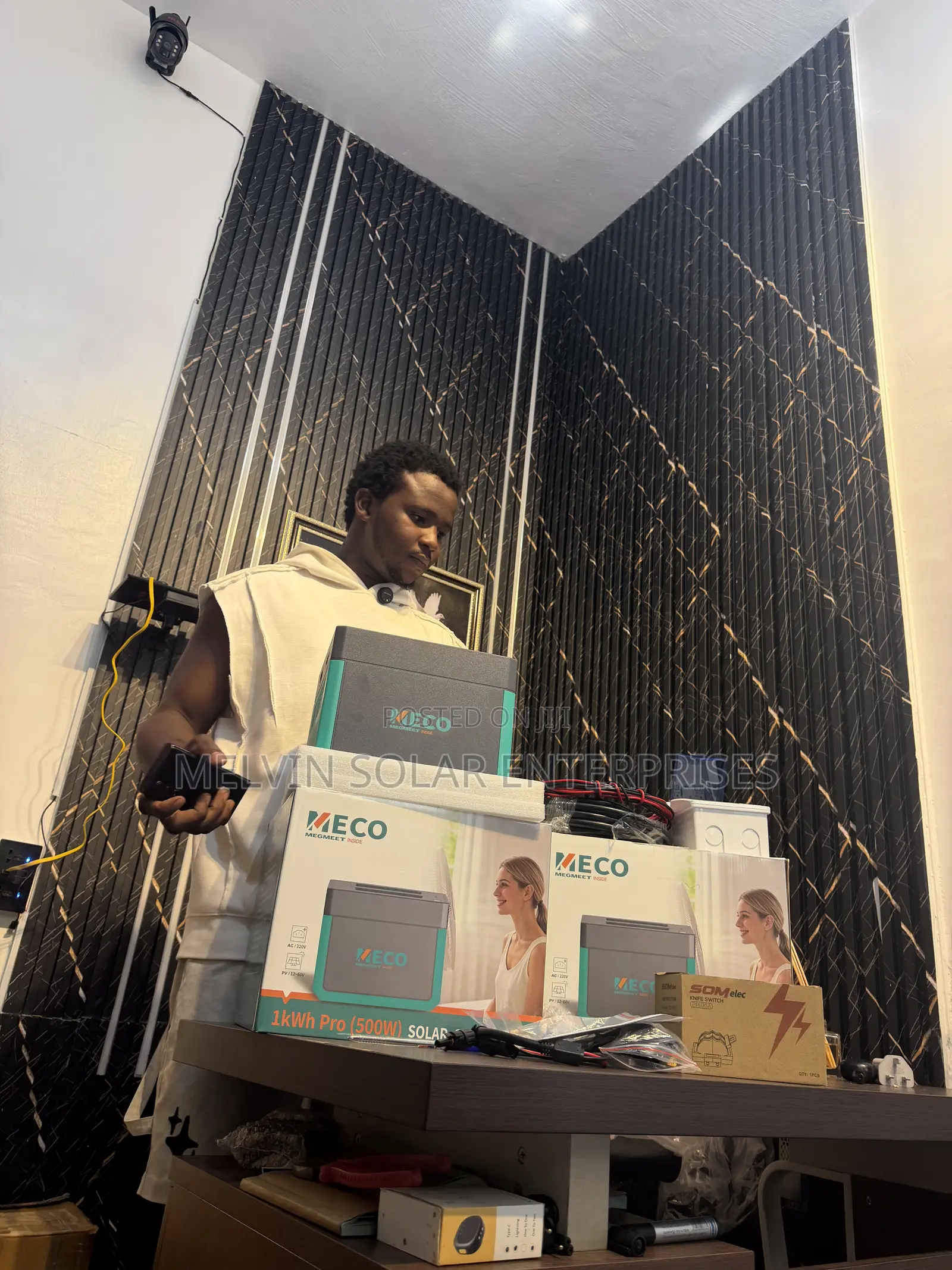 1KWH PRO 500watt MECO Solar Generator Available in Store Now Dm