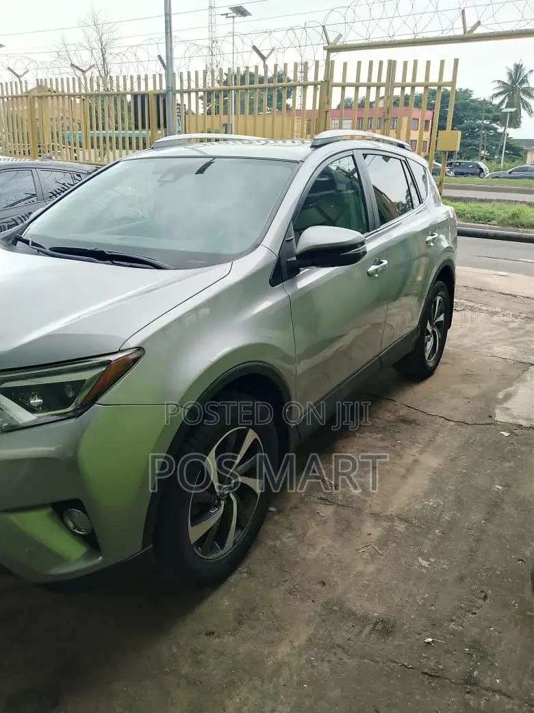 Toyota RAV4 Limited AWD (2.5L 4cyl 6A) 2016 Silver