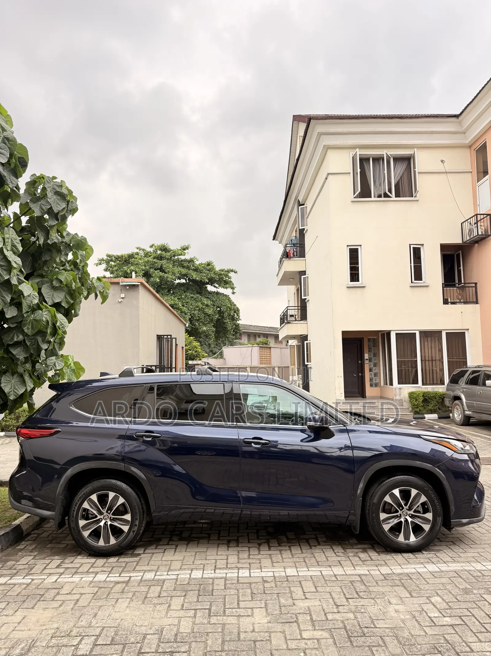 Toyota Highlander XLE AWD 2020
