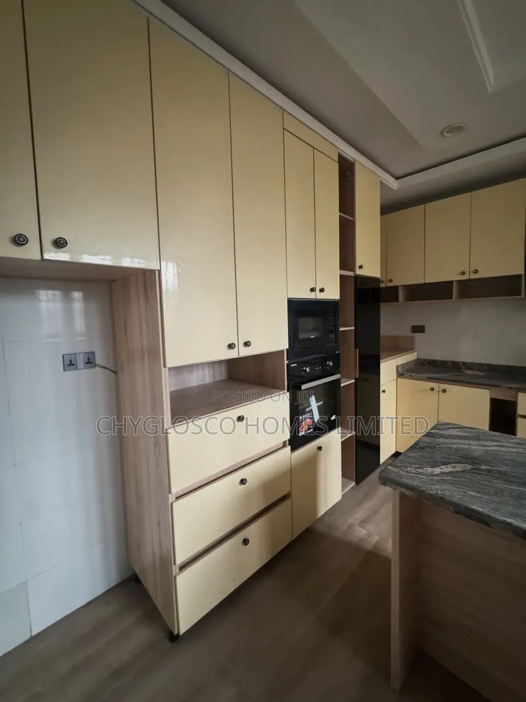 Furnished 4bdrm Duplex in New Layout for sale