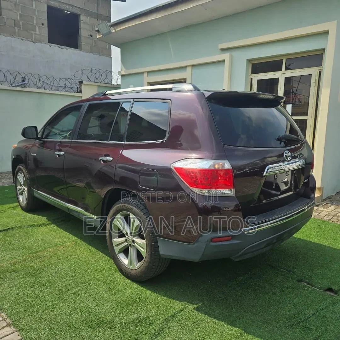 Toyota Highlander 2012 Burgundy
