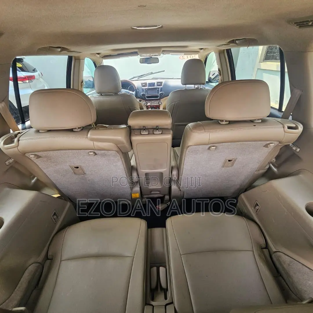 Toyota Highlander 2012 Burgundy