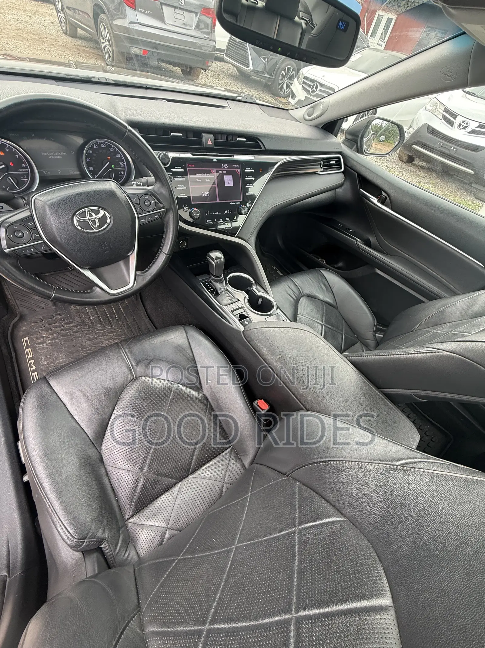 Toyota Camry XLE FWD (2.5L 4cyl 8AM) 2018 Gray