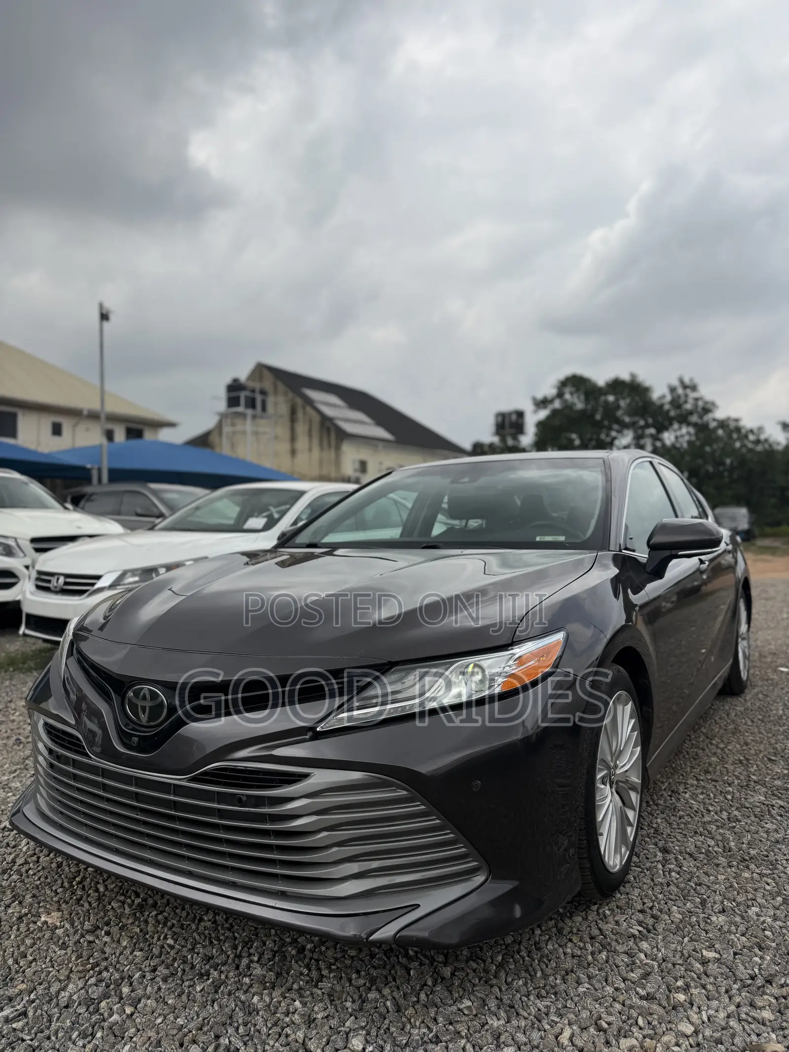 Toyota Camry XLE FWD (2.5L 4cyl 8AM) 2018 Gray