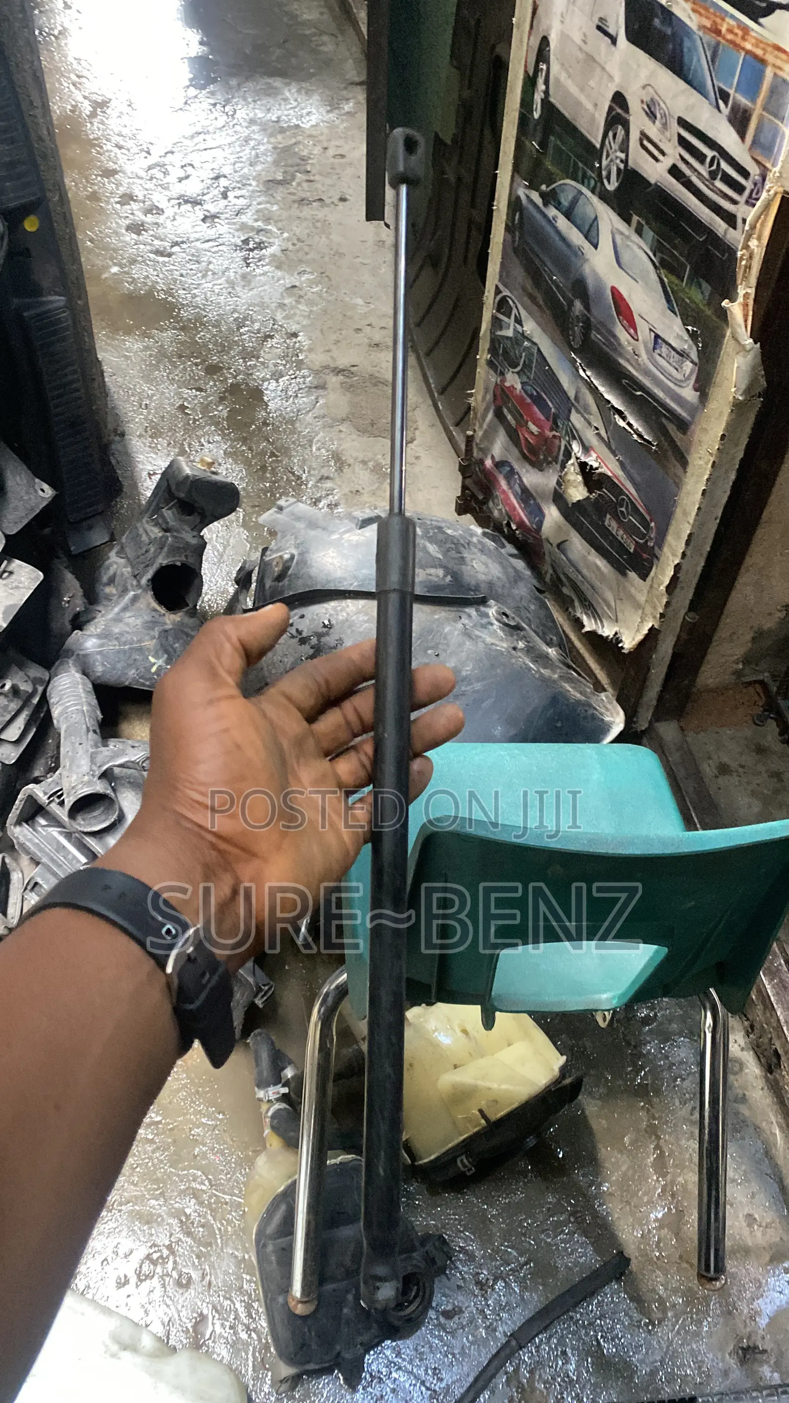 High Quality Mercedes Benz Bonnet Shock E350 Available as Seen