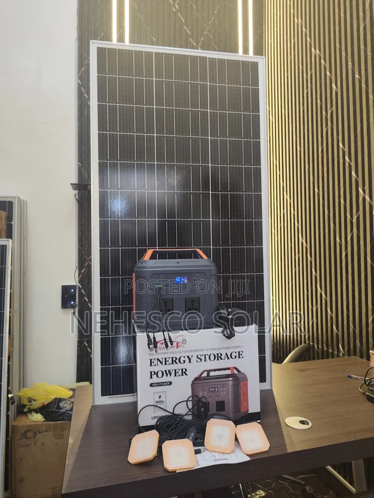 No Fuel, No Noise! 550W Portable Solar Power Station