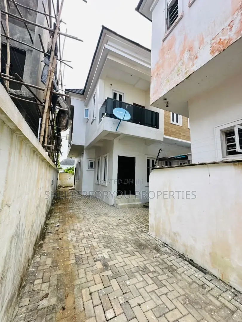4bdrm Duplex in Lekki Expressway for rent