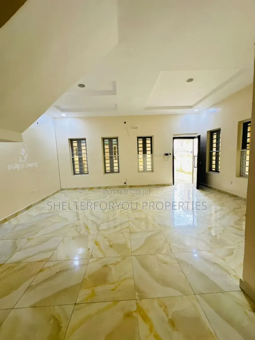 4bdrm Duplex in Lekki Expressway for rent